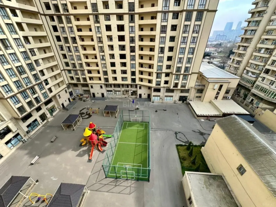 Satılır 2 otaqlı mənzil 114 m²