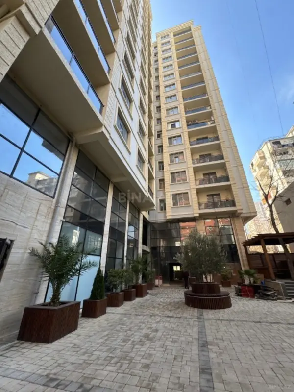 Satılır 2 otaqlı mənzil 133.1 m²