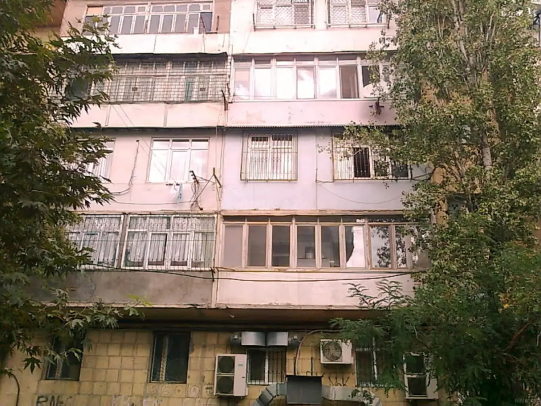 Satılır 4 otaqlı mənzil 100 m²