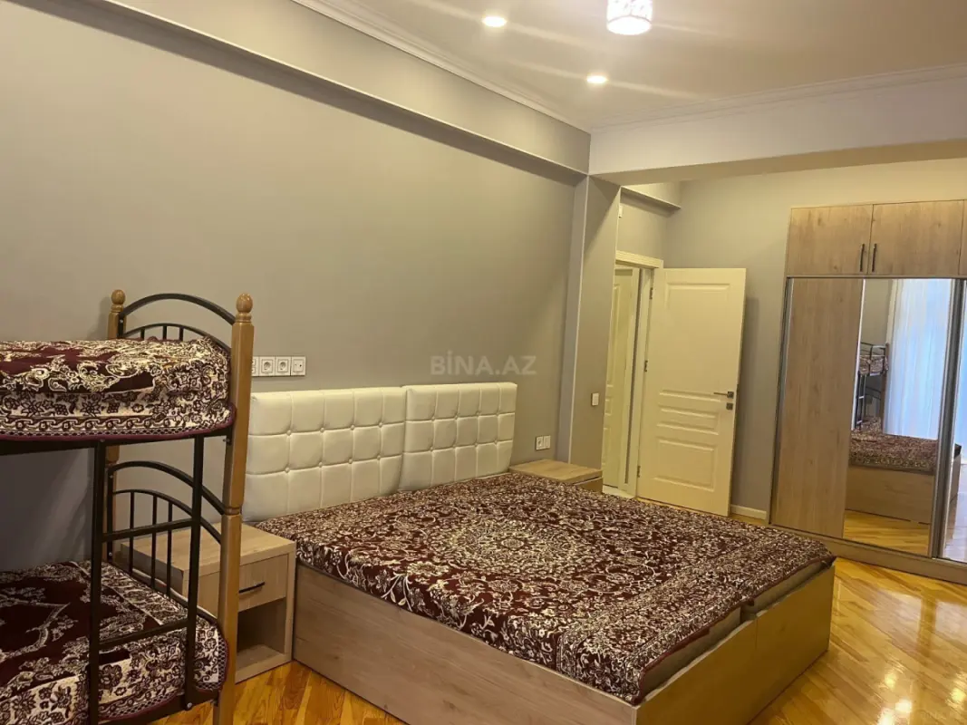 Kirayə verilir 2 otaqlı mənzil 90 m²