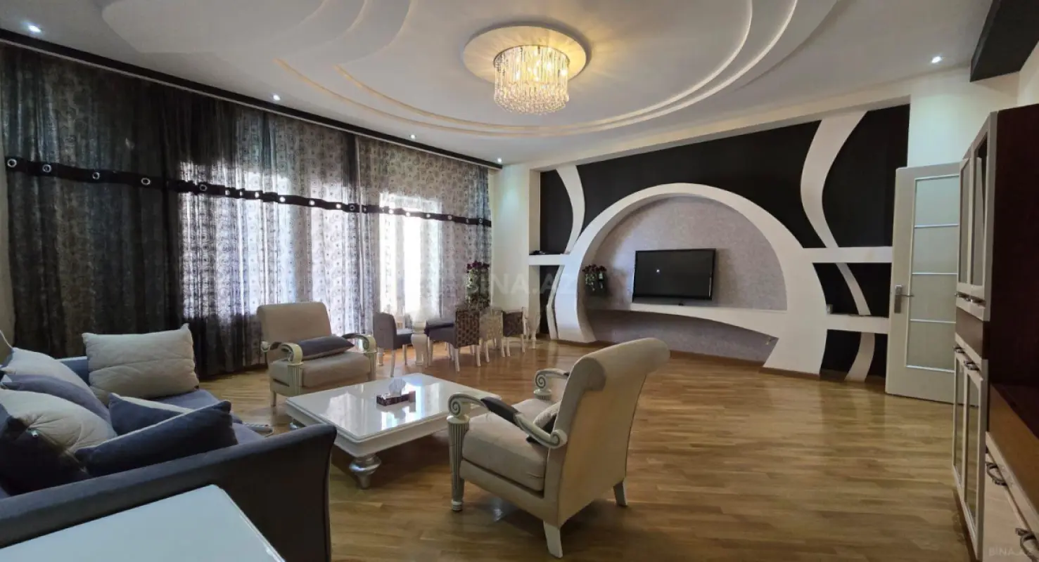Satılır 3 otaqlı mənzil 162 m²