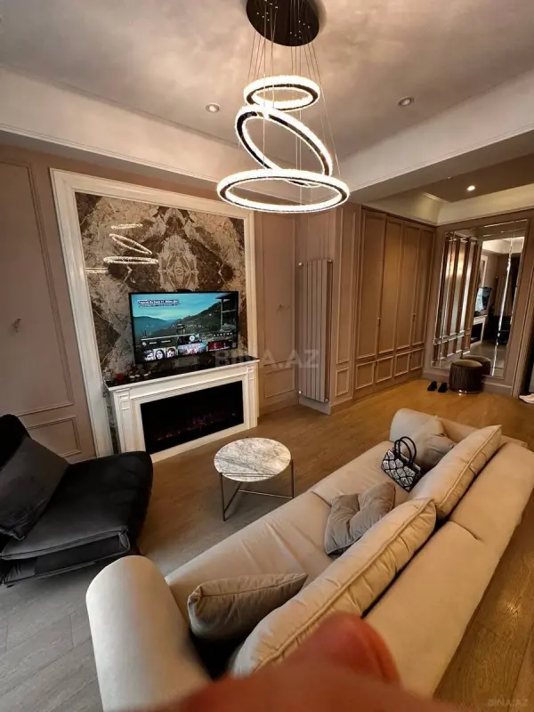 Kirayə verilir 2 otaqlı mənzil 83 m²