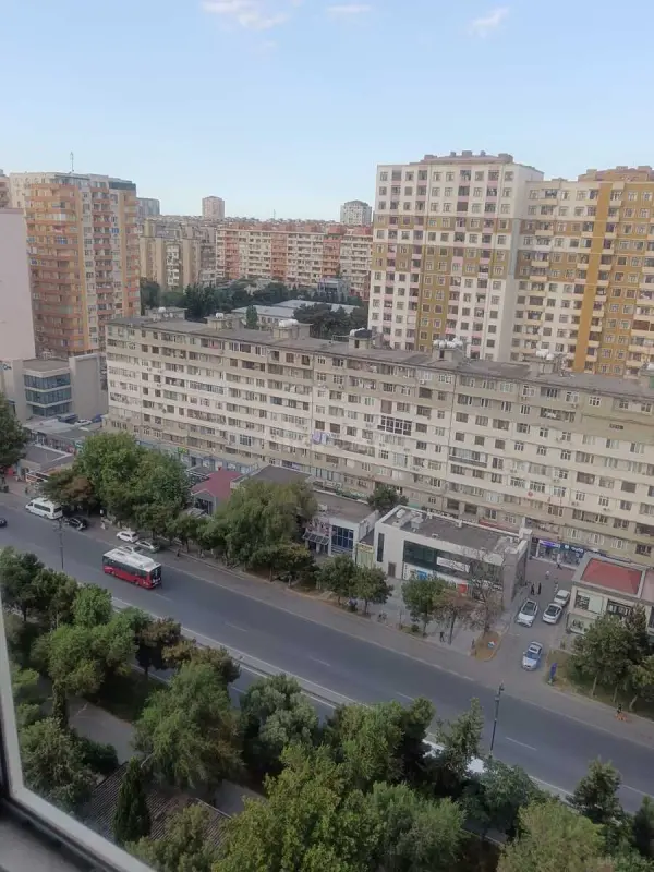 Satılır 3 otaqlı mənzil 145 m²