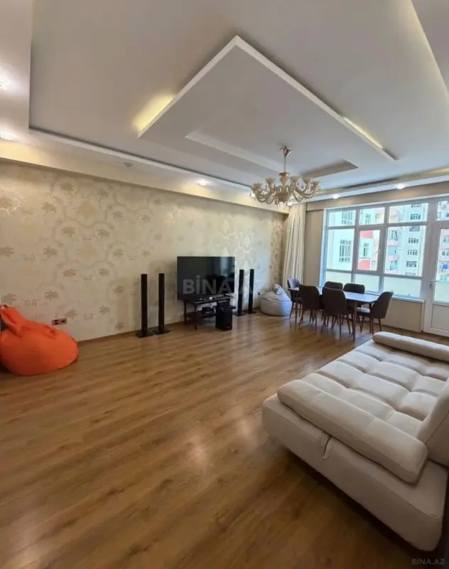Satılır 2 otaqlı mənzil 83 m²