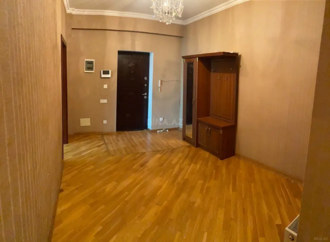 Kirayə verilir 2 otaqlı mənzil 95 m²
