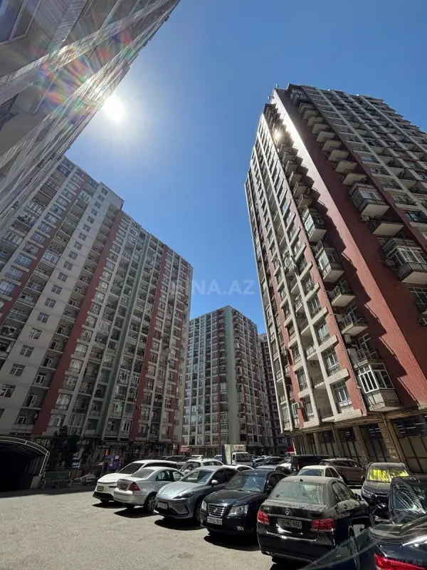 Satılır 2 otaqlı mənzil 84 m²