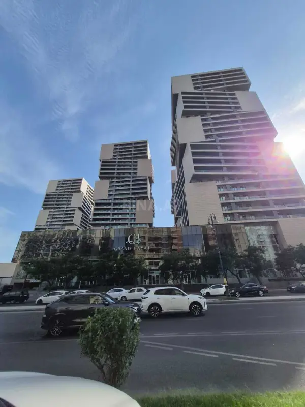 Satılır 2 otaqlı mənzil 98 m²