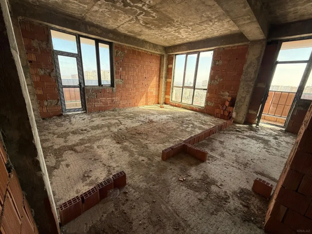 Satılır 3 otaqlı mənzil 96 m²
