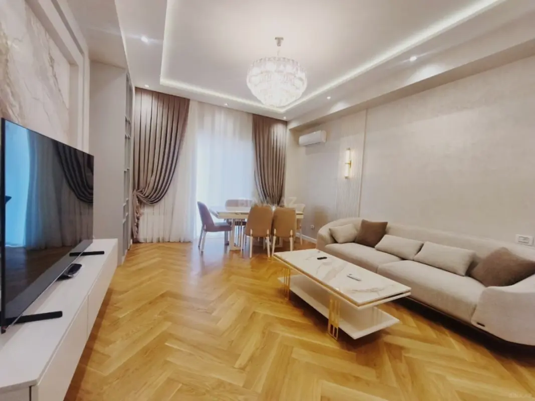 Kirayə verilir 3 otaqlı mənzil 140 m²