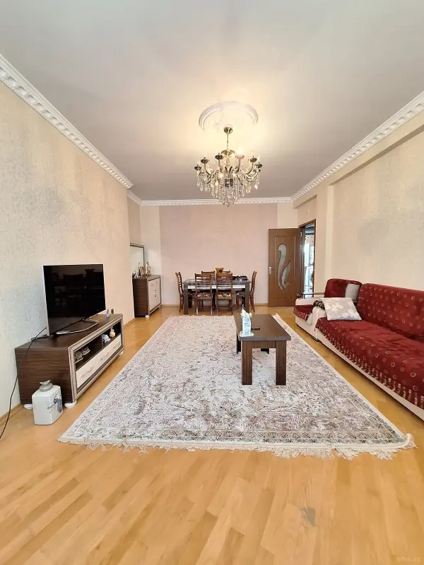 Satılır 2 otaqlı mənzil 76 m²