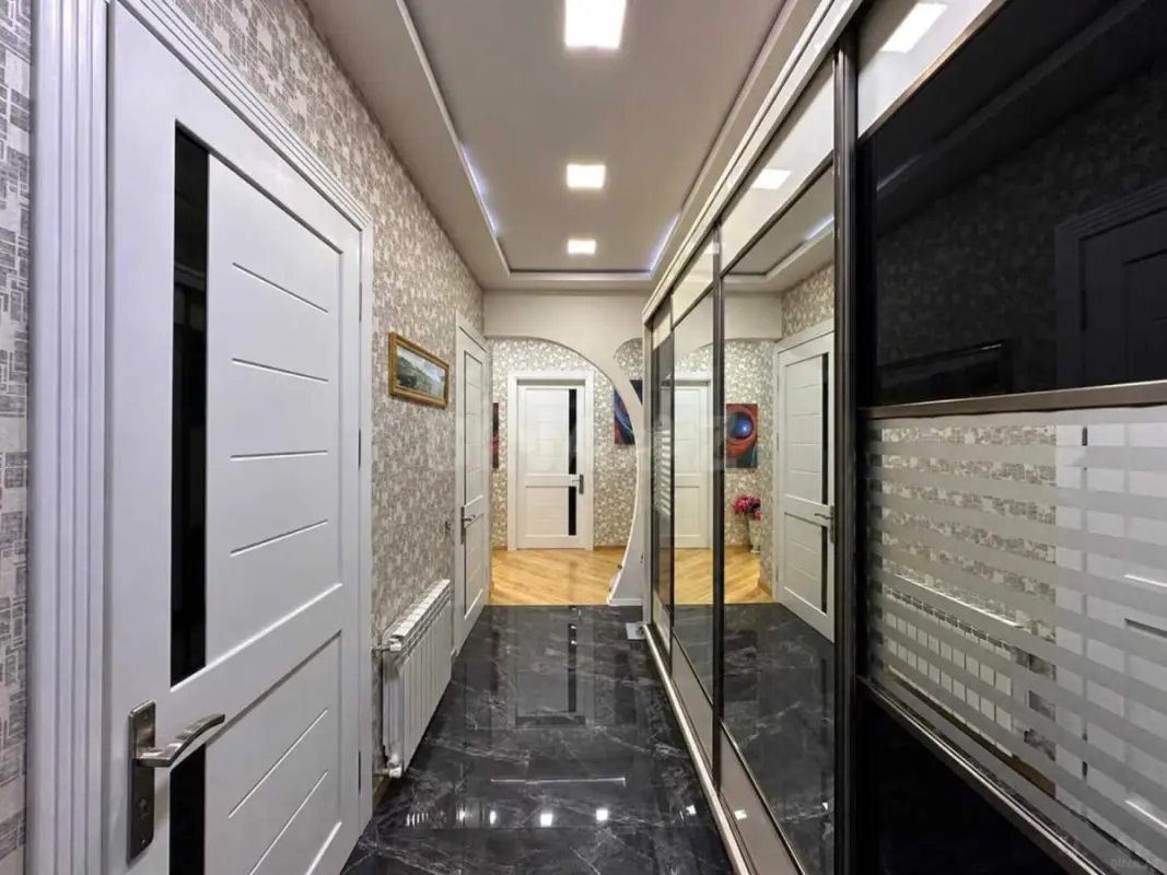 Satılır 3 otaqlı mənzil 95 m²