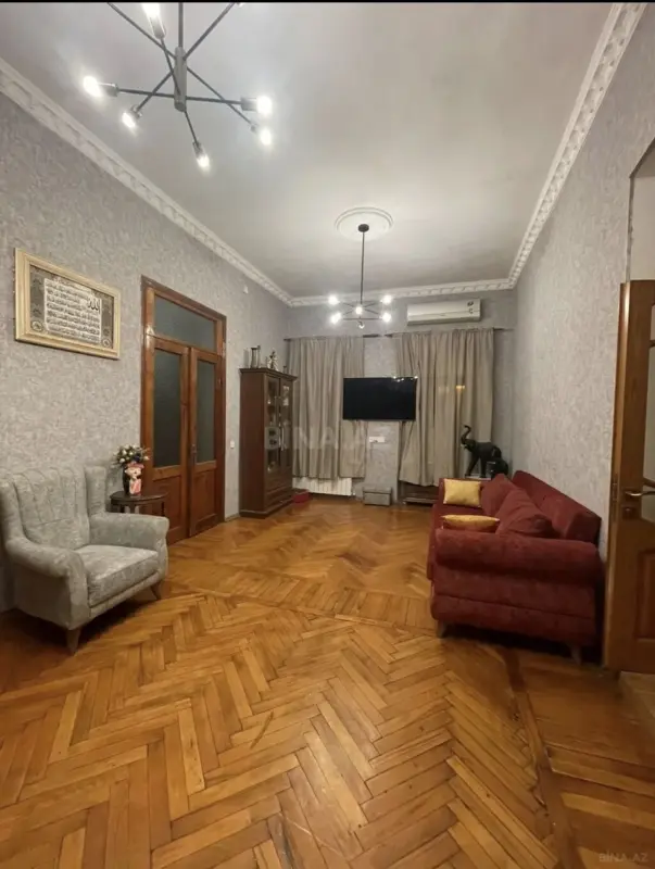 Satılır 3 otaqlı mənzil 120 m²