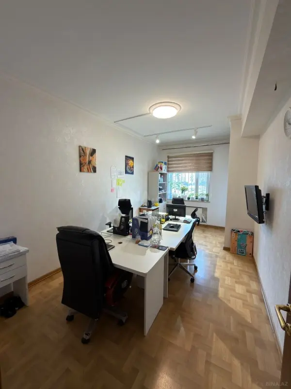 Kirayə verilir 1 otaqlı ofis 30 m²