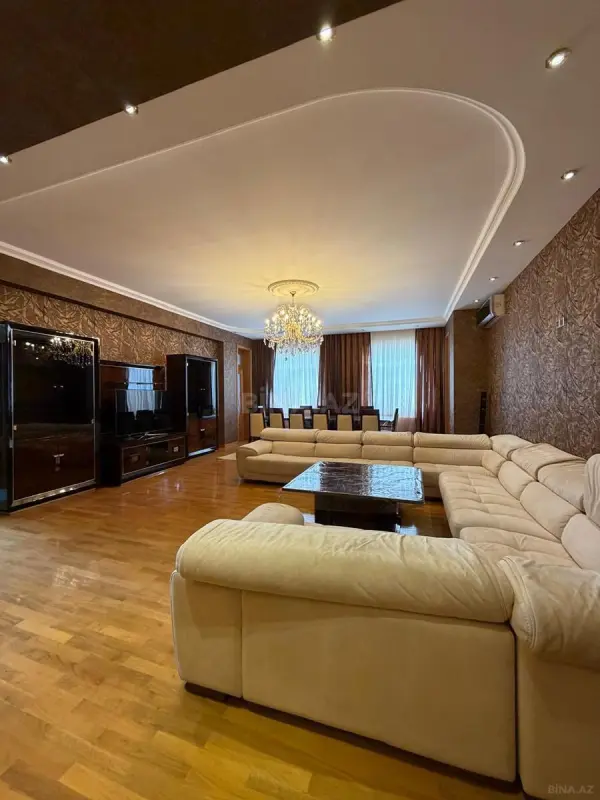 Satılır 5 otaqlı mənzil 280 m²