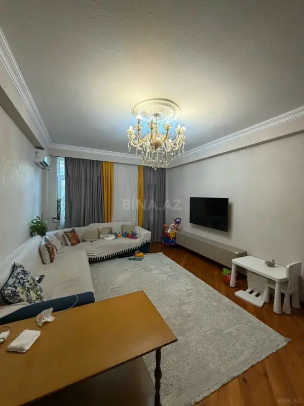 Satılır 2 otaqlı mənzil 70 m²