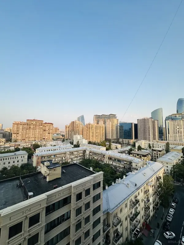 Kirayə verilir 3 otaqlı mənzil 171 m²