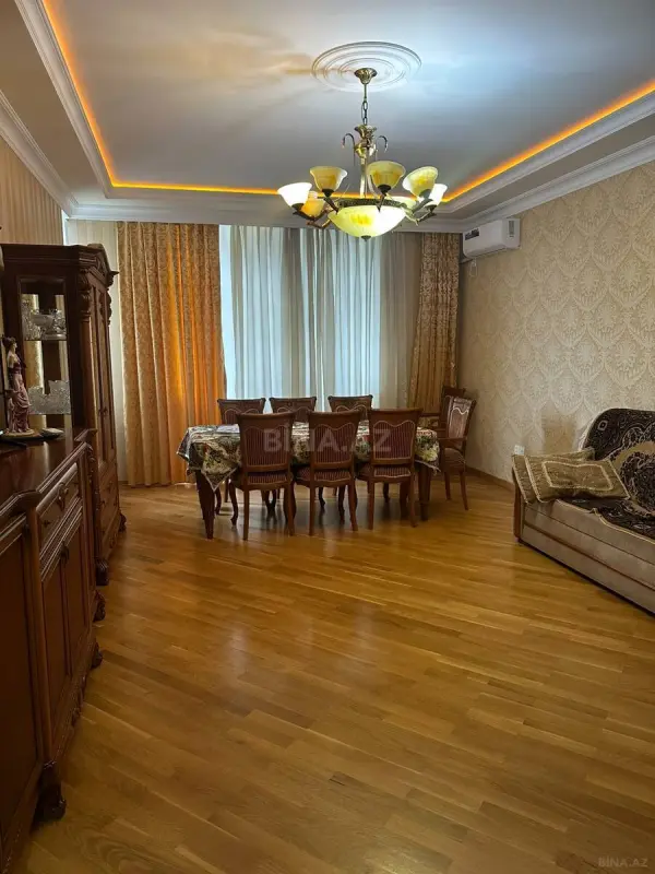 Kirayə verilir 2 otaqlı mənzil 106 m²