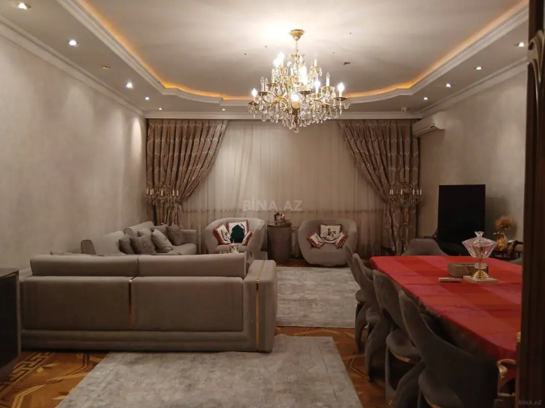 Kirayə verilir 4 otaqlı mənzil 215 m²