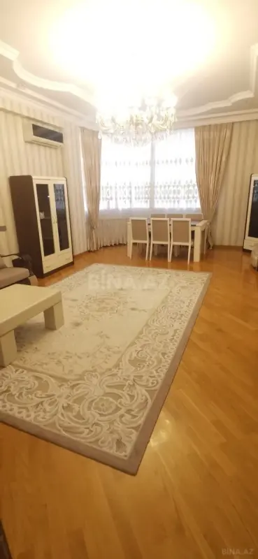 Kirayə verilir 3 otaqlı mənzil 130 m²