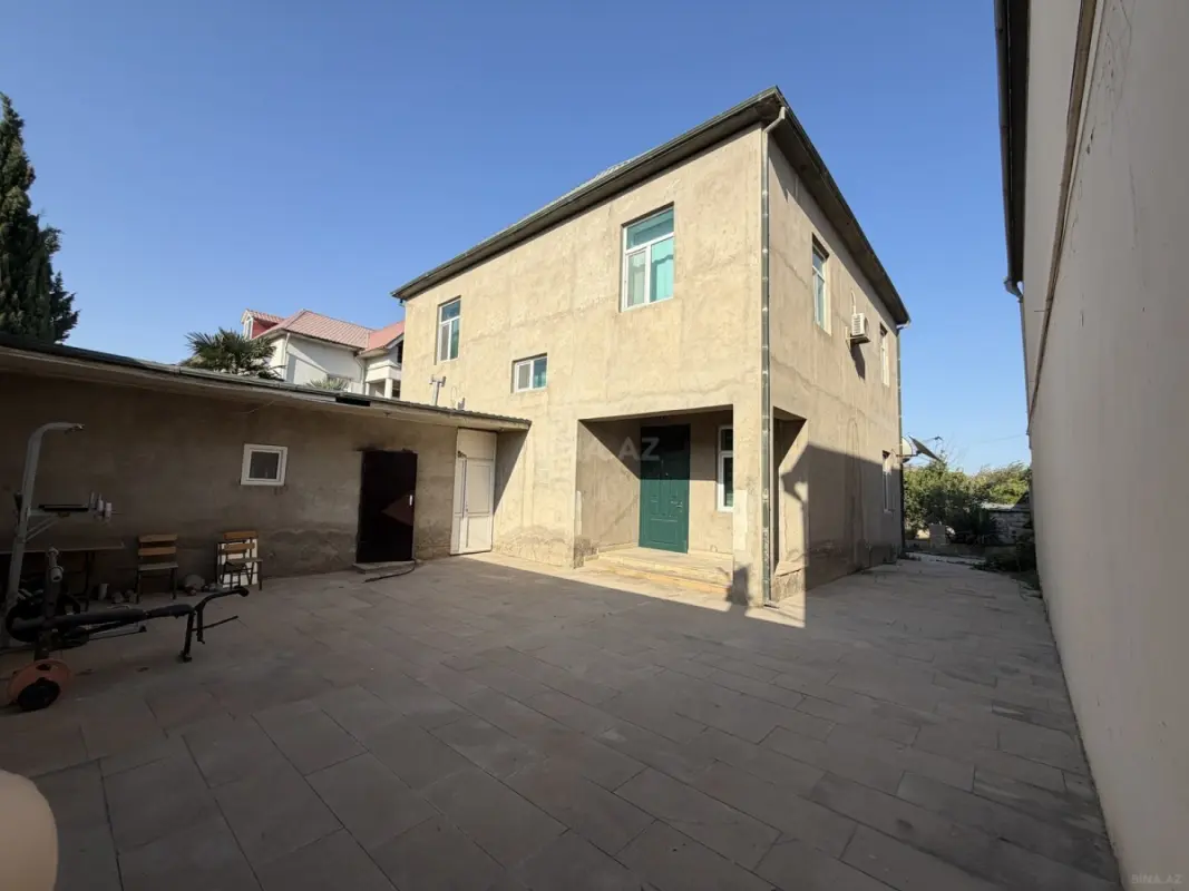 Satılır 5 otaqlı həyət evi 200 m²