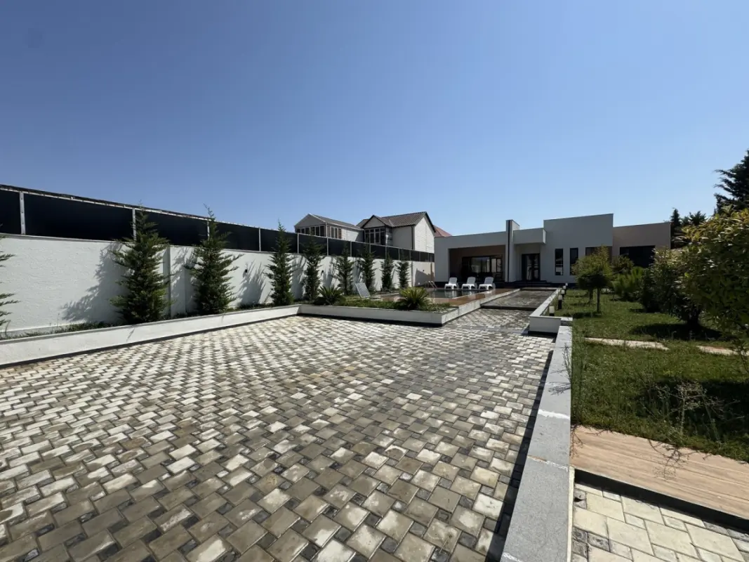 Satılır 6 otaqlı həyət evi 182 m²
