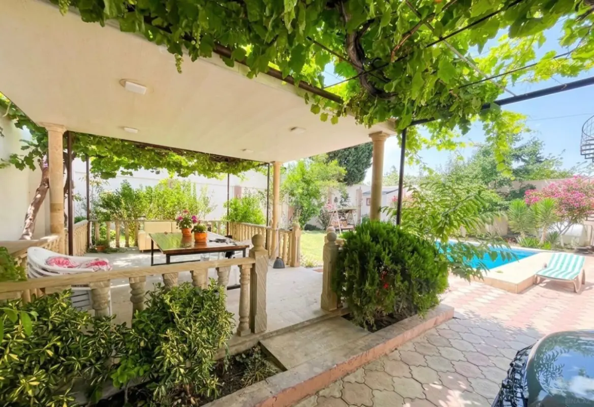 Satılır 4 otaqlı həyət evi 285 m²