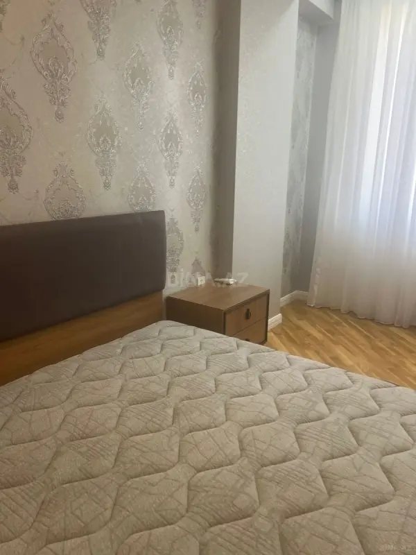 Kirayə verilir 2 otaqlı mənzil 78 m²