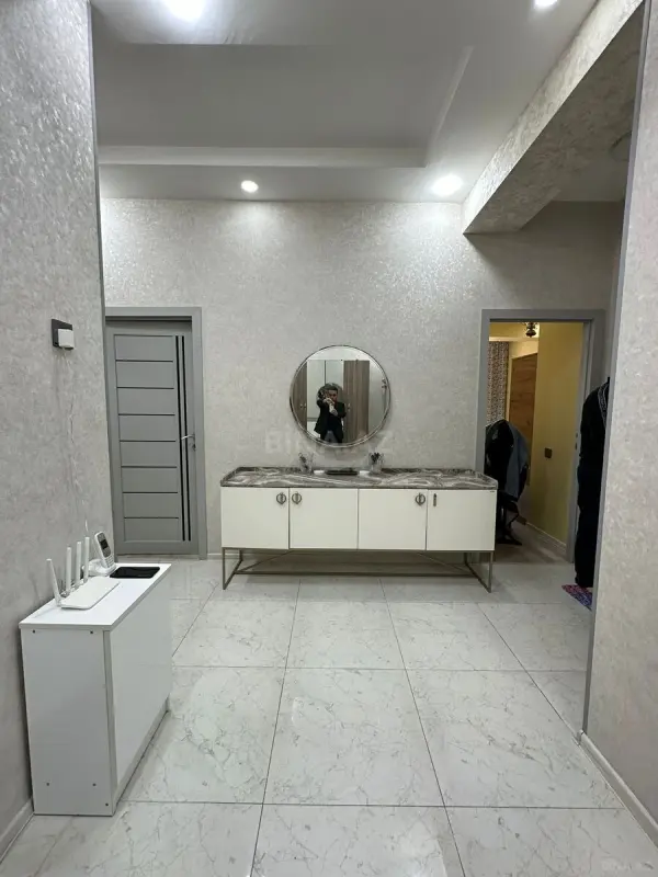 Satılır 4 otaqlı mənzil 100 m²