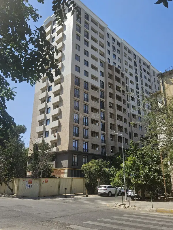 Satılır 3 otaqlı mənzil 97 m²