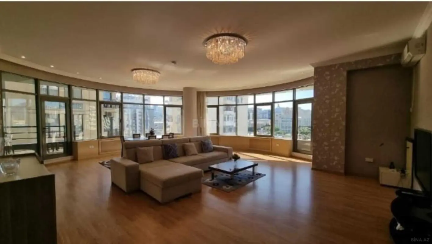 Satılır 3 otaqlı mənzil 167.9 m²
