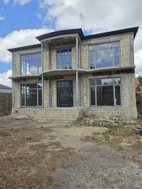 Satılır 6 otaqlı həyət evi 380 m²