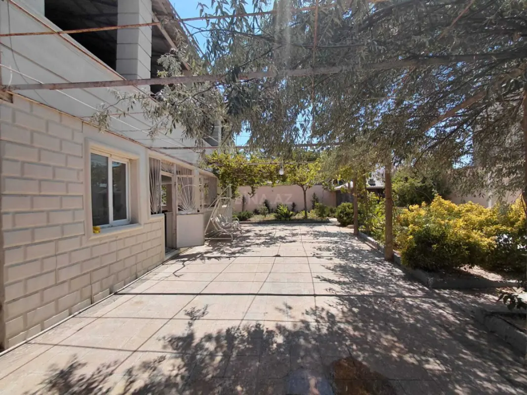 Satılır 4 otaqlı həyət evi 140 m²