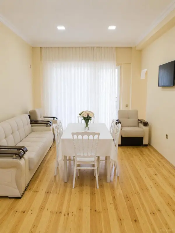 Satılır 2 otaqlı mənzil 73 m²