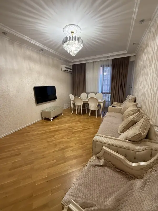Kirayə verilir 2 otaqlı mənzil 75 m²
