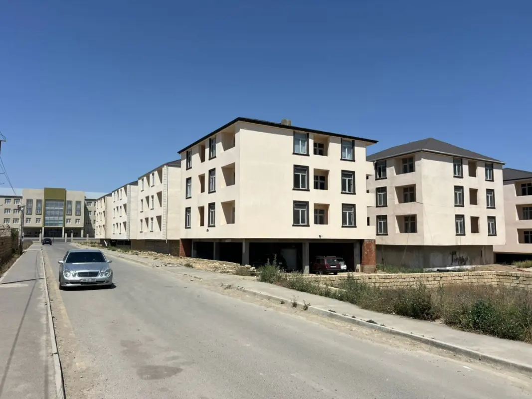 Satılır 2 otaqlı mənzil 42 m²