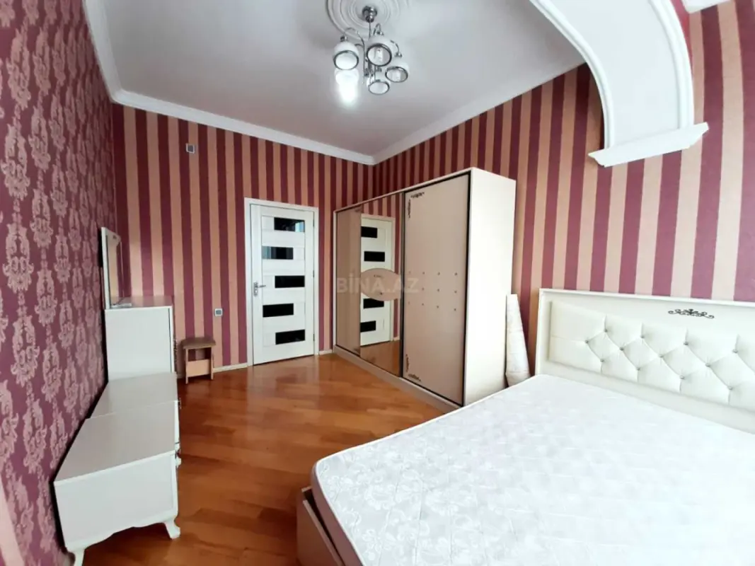 Kirayə verilir 2 otaqlı mənzil 70 m²