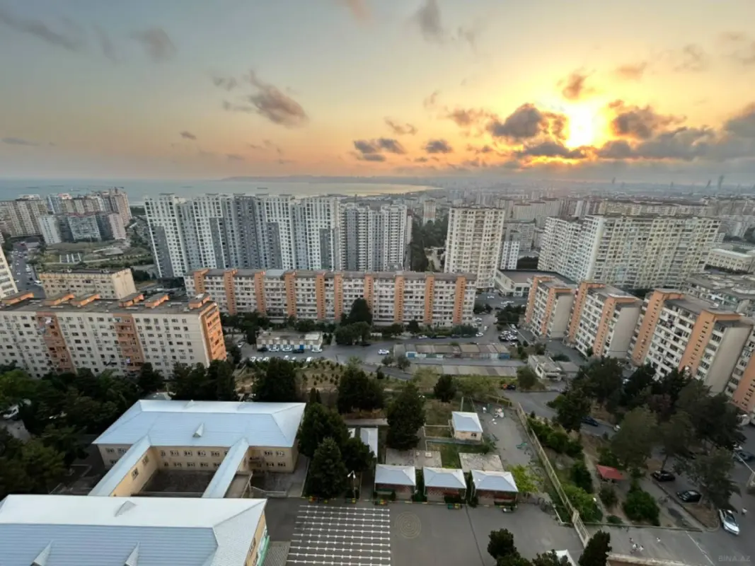 Satılır 2 otaqlı mənzil 92 m²