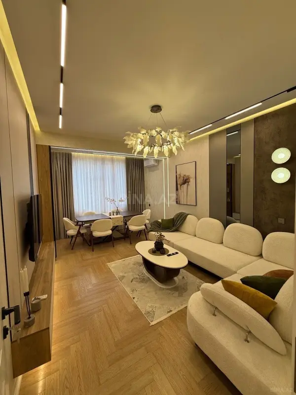 Satılır 3 otaqlı mənzil 117 m²