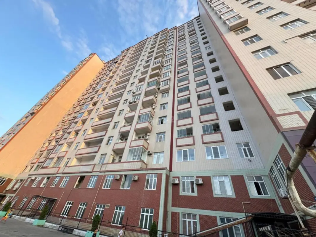 Satılır 2 otaqlı mənzil 72 m²