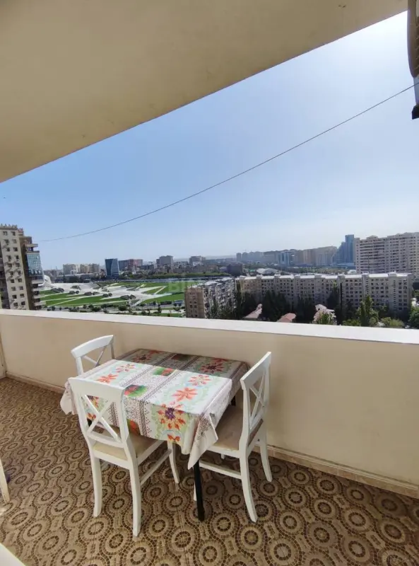 Kirayə verilir 3 otaqlı mənzil 130 m²