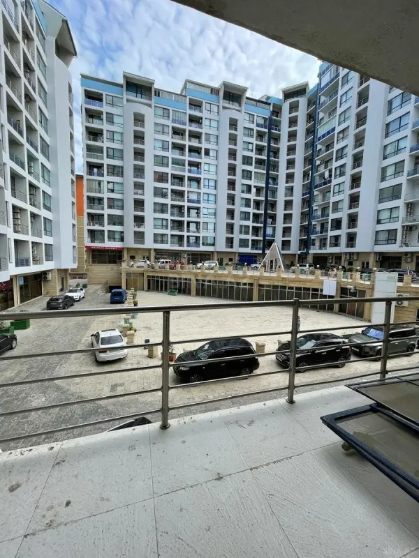 Satılır 4 otaqlı mənzil 198 m²
