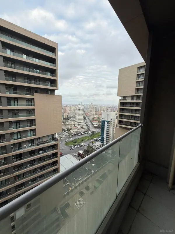 Satılır 3 otaqlı mənzil 148 m²