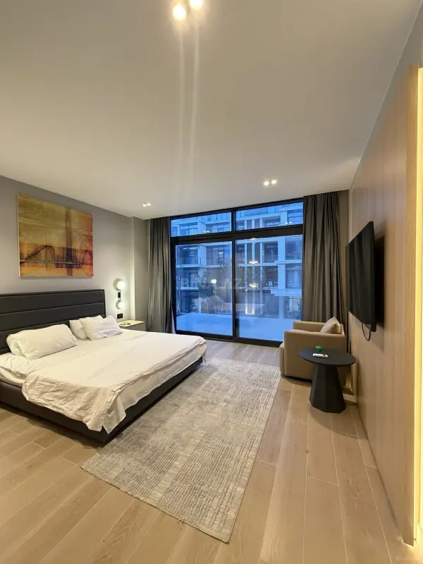 Kirayə verilir 2 otaqlı mənzil 102 m²