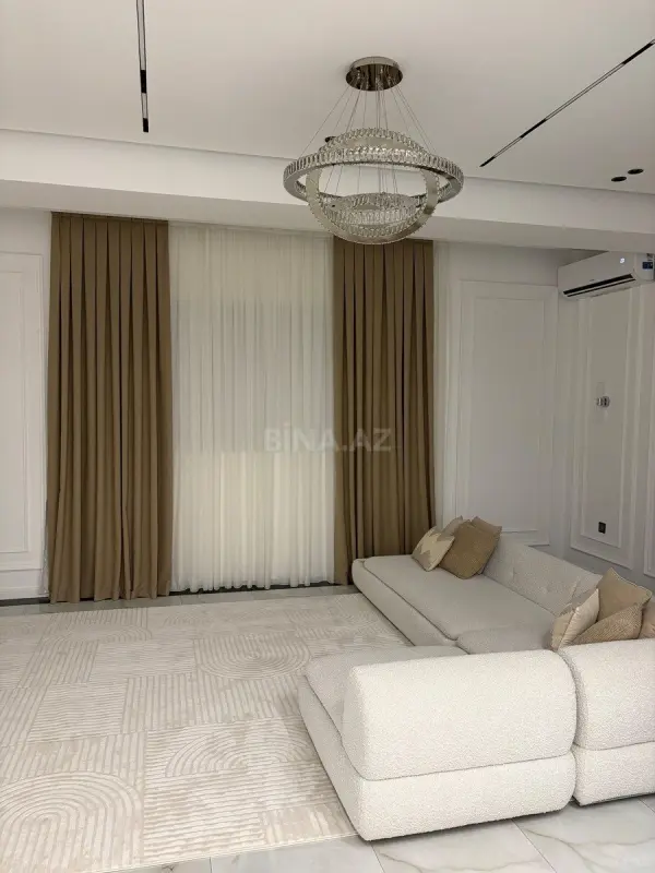 Kirayə verilir 2 otaqlı mənzil 120 m²