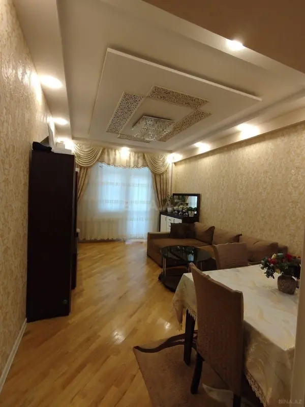 Satılır 2 otaqlı mənzil 83 m²