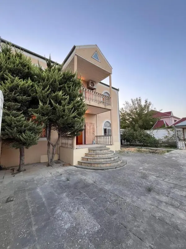 Satılır 5 otaqlı həyət evi 150 m²