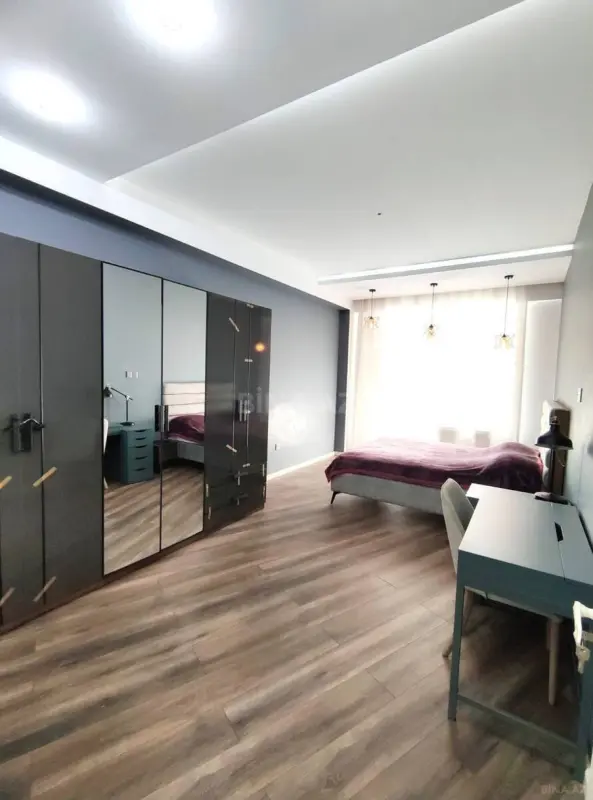 Kirayə verilir 2 otaqlı mənzil 128 m²