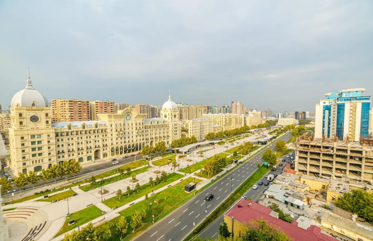 Satılır 3 otaqlı mənzil 110 m²