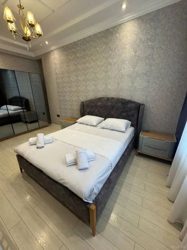 Kirayə verilir 3 otaqlı mənzil 130 m²