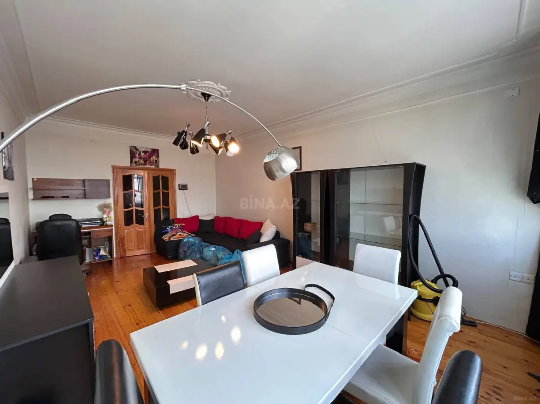 Satılır 2 otaqlı mənzil 94 m²